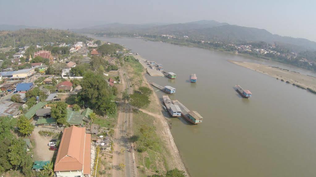 Day Waterfront Hotel Chiang Khong Exterior foto